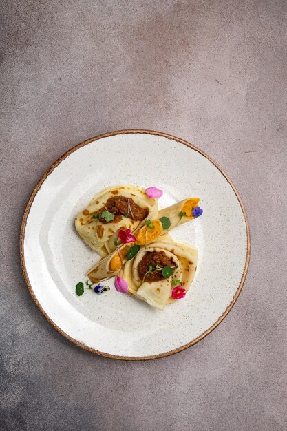 Farfurie servire modernă